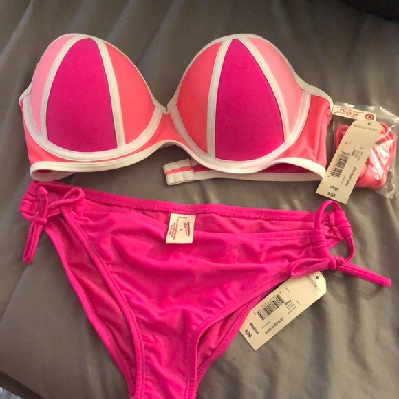 Pink Tri color bikini top - Picture 1 of 3